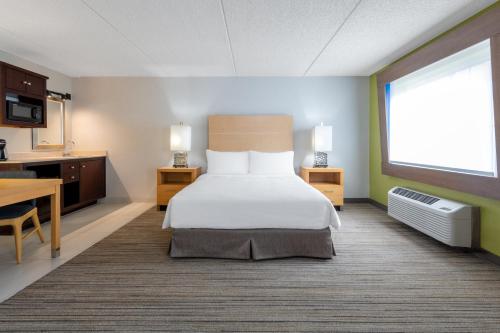 Holiday Inn Express & Suites Wheat Ridge-Denver West, an IHG Hotel