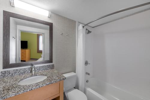 Holiday Inn Express & Suites Wheat Ridge-Denver West, an IHG Hotel