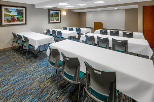 Holiday Inn Express Wheat Ridge-Denver West Hotel By IHG - 회의실/연회장