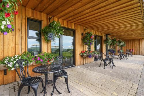 The Old House 1147 in บริดเด็น