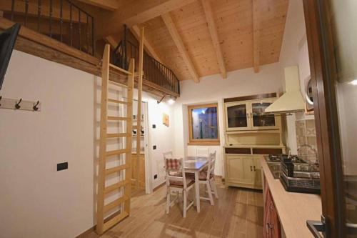 La Casa dei miei Nonni tra montagne e lago gîte à louer Riva