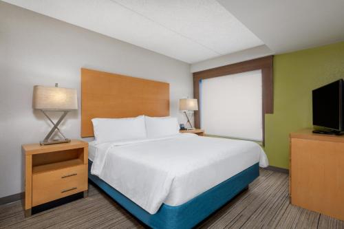 Holiday Inn Express & Suites Wheat Ridge-Denver West, an IHG Hotel