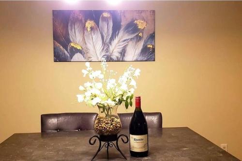 *Amenity-Filled Waterfront Oasis @Saw Creek Estates Near WaterFalls and Hiking* photo 3