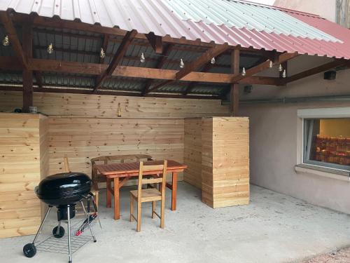 Facilities, Dombos Vendeghaz in Golop