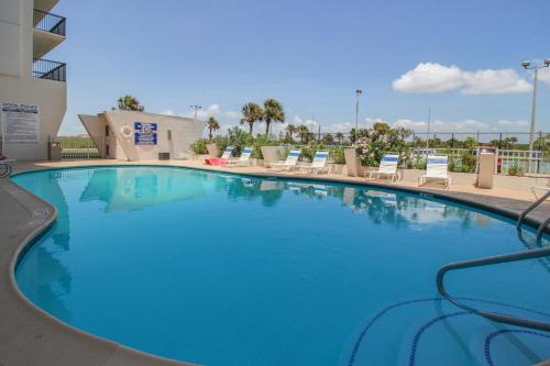 Islander East Silver Crab and SeaRenity in Galveston, USA