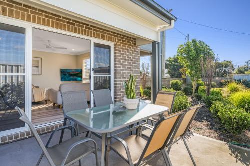 Newcastle Short Stay Accommodation - Adamstown Townhouses