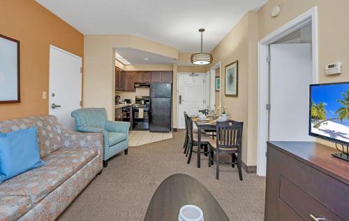 Near Disney - 1BR Suite with King Bed - Pool and Hot Tub! - image 3