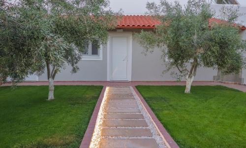 Spitakia-Cozy & Comfy Apartments 10minutes from the airport, Attica