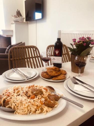 Dictamus Homes - image 9