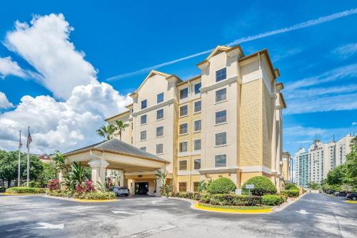 One Bedroom with Two Queen Beds - Near Disney - Pool and Hot Tub!