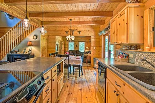 Cle Elum Mountain Cabin with Hot Tub and Trails! - image 9