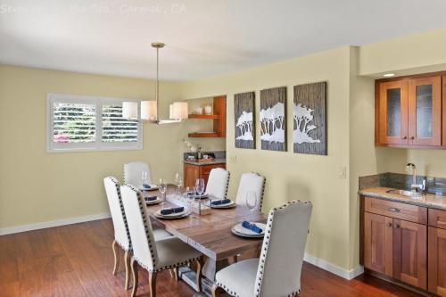 Fully Updated Three bedroom home with Hot Tub - image 12