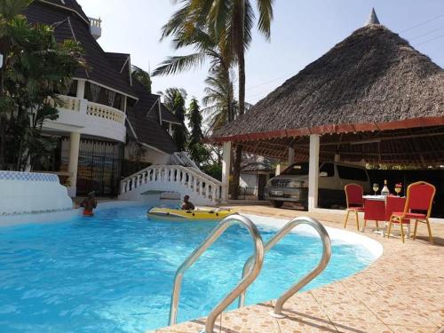 Kivuliii villa cottage we are located opposite lantana Gaul hotel