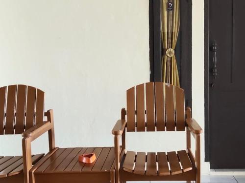 penginapan karanglaut santolo Room Type - Deluxe Twin Room