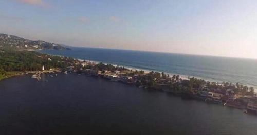 Hermosa Casa en Acapulco entre la Laguna y el Mar
