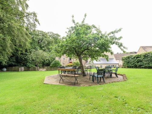 South Hill Farmhouse (22) STOW ON THE WOLD - image 7
