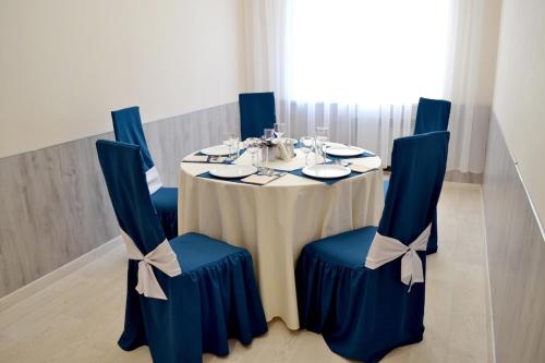 AMAKS Park Hotel - image 11