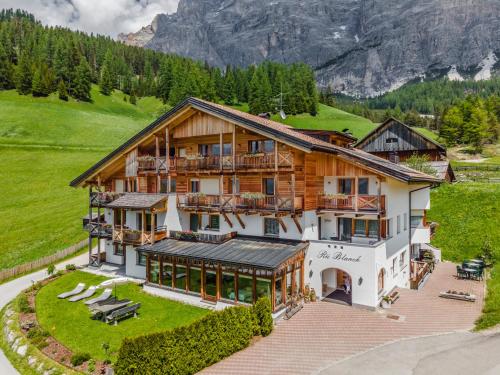 Hotel Ciasa Rü Blanch Alta Badia-San Cassiano/Sankt Kassian