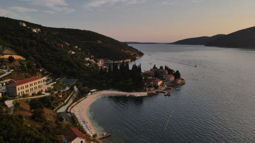 Casa de Laza Apartments in Rose