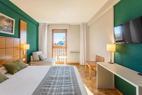 Gran Hotel de Jaca - image 14