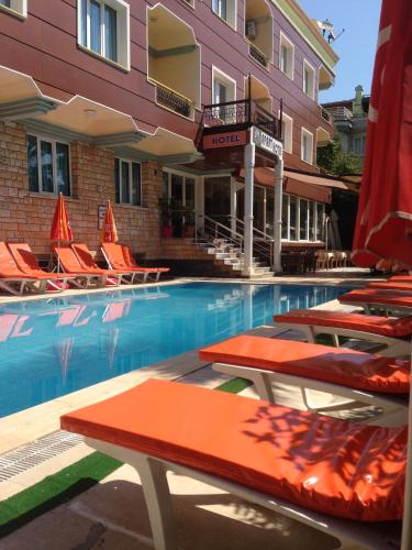 Blue Yacht Marina Apart Hotel - 수영장