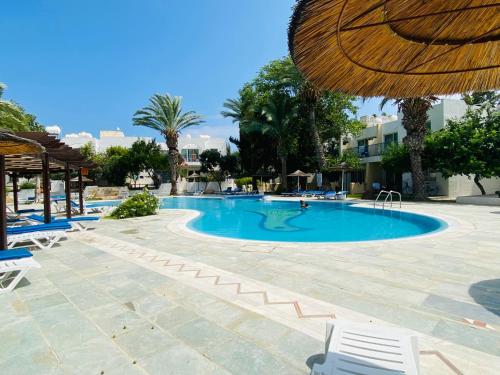 Paphos garden 3 bedrooms apartment