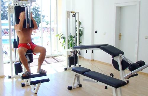 Luna Beach Hotel - image 11
