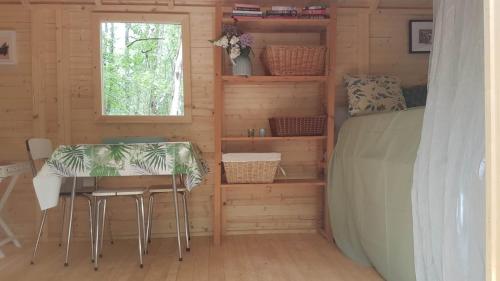 Charming 1-Bed Cottage in Sougeres-en-Puisaye