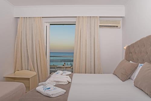 Deluxe Triple Room with Sea View