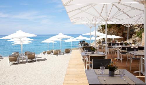 Restaurant, Elix, Mar-Bella Collection in Karavostasi