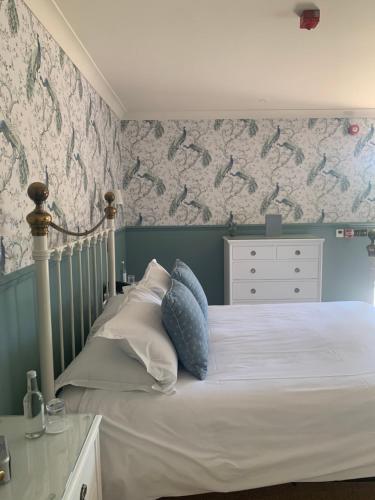 Mortons Manor - image 4