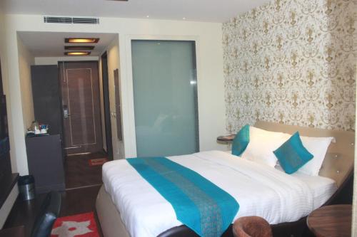 S S INTERNATIONAL, Dalhousie