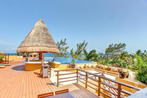 Fabulous Playa Getaway at 38th and Beach plus 2 Pools Onsite