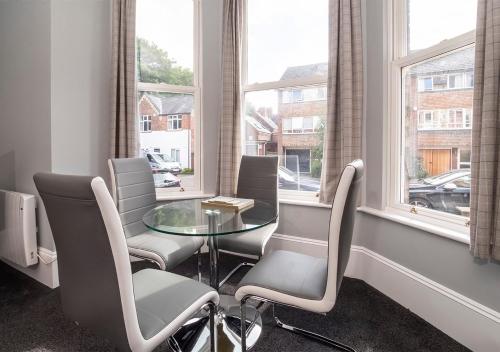 City Apartments - Sycamore Place - image 12