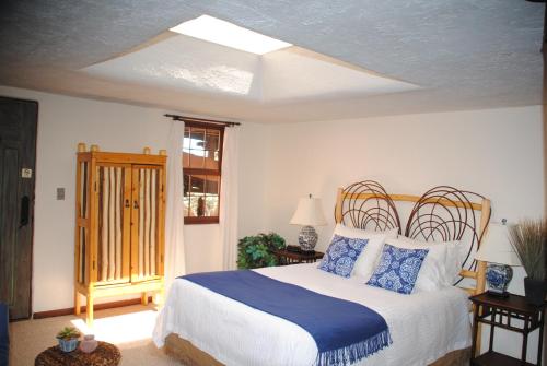 Old Taos Guesthouse B&B
