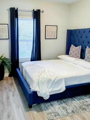Full Kitchen,King,W/D,Netflix,2 Smart TVs,Parking