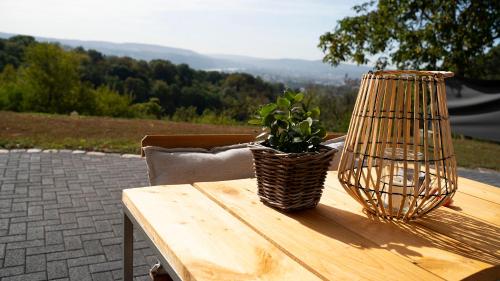 Balcony/terrace, Wohnfuhloasen in landlicher Idylle in Weitersburg