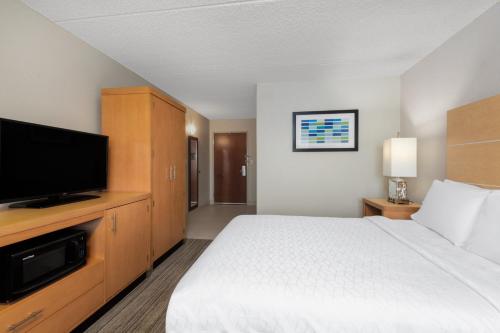 Holiday Inn Express & Suites Wheat Ridge-Denver West, an IHG Hotel