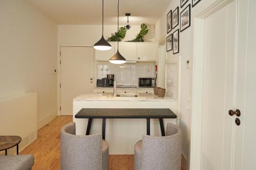 BOUTIQUE Rentals-Flores Classic historical centre, Porto (photo 7)