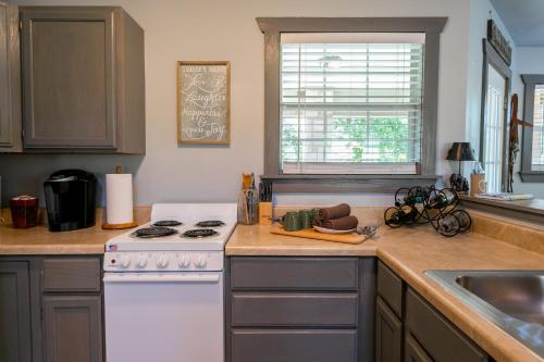 Circle D Guest House - image 13
