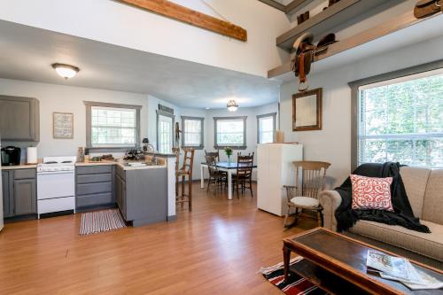 Circle D Guest House - image 12