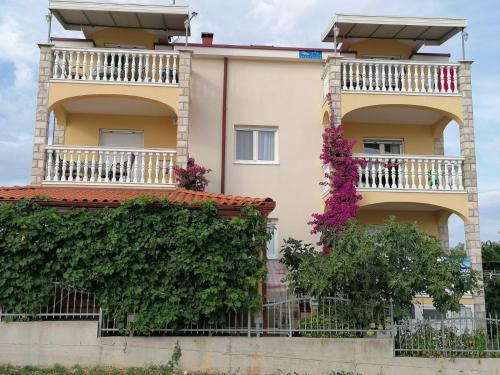  Apartments Martina in Zablaće