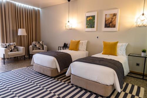 2 twin beds