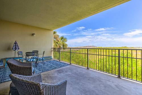 Dauphin Island Condo with Pool, Balcony and Ocean View thumb 4