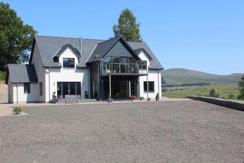 Stag Lodge - Accommodation - Spean Bridge