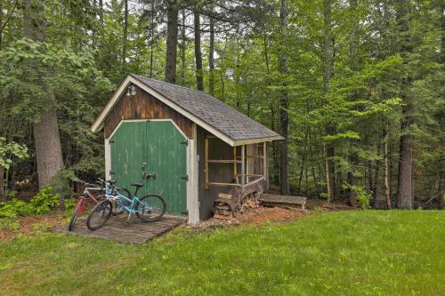 Charming Jaffrey Cottage with Deck and Grill!