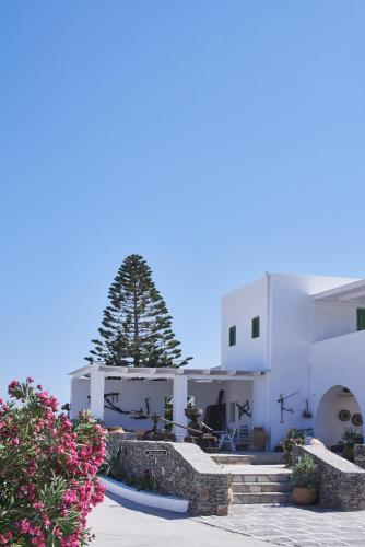 Glarakia Studios – Adamantas