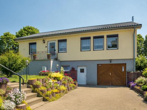 B&B Damshagen - Pleasant Apartment in Damshagen with Terrace and Barbecue - Bed and Breakfast Damshagen