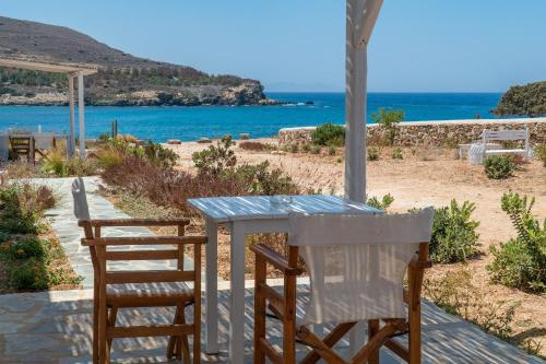 Sunset Studios & Rooms in Antiparosa