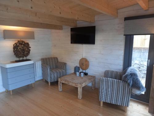 Facilities, Sandy Toes Accommodation in Par
